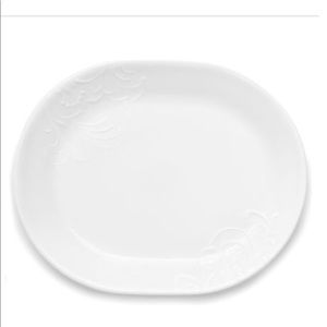 Corelle boutique set , service for 8 .